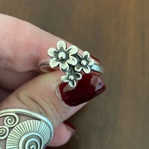 NWT James Avery Retired Floral Cluster Ring